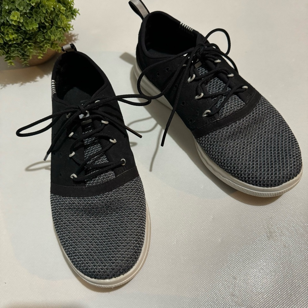 Under Armour Black Gray‎ Knit Mesh Lace Up Sneaker Shoes Women's Size 7.5